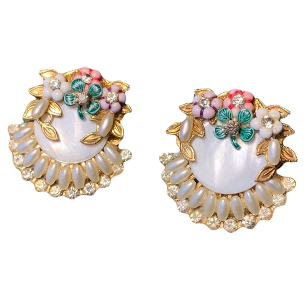 Spring 🍀vintage lucky 4 leaf clover Pearl flower’s enamel diamonds clip on
